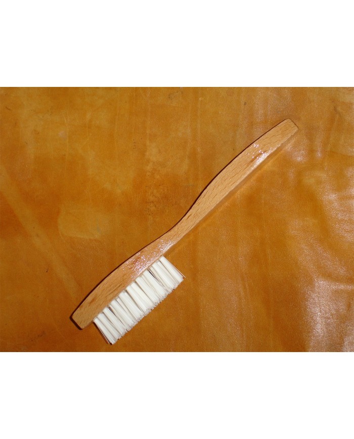 Brosse à décrotter